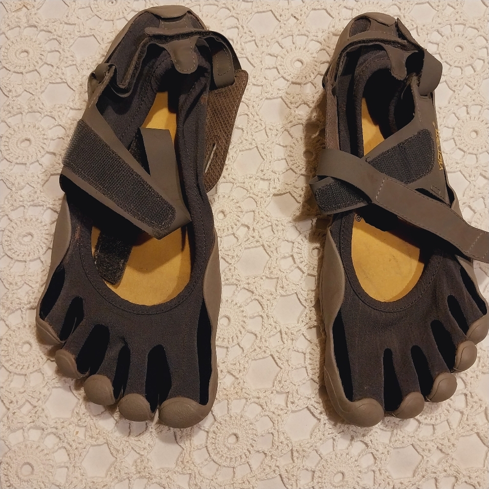 Vibram FiveFingers Gray Yellow Barefoot Running Sport Shoes EU Size 45 US10.5/11